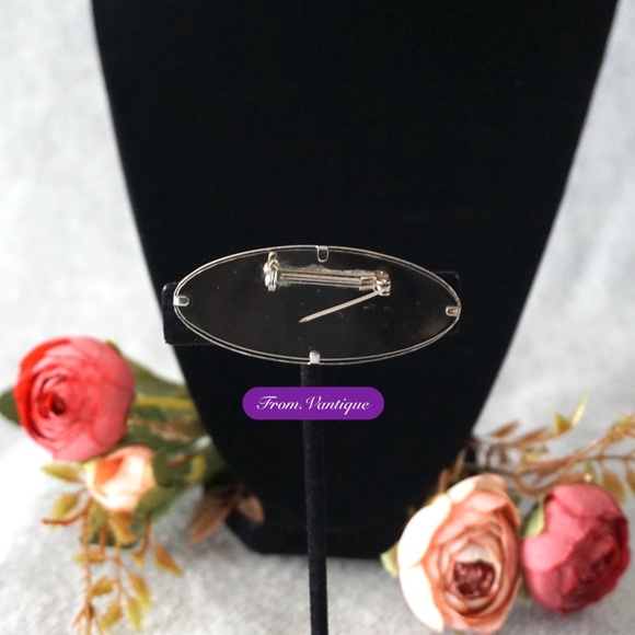 🟢 VINTAGE Oval Silver Frame Shells / Conchs Surface Brooch / Scarf Pin 🧷 - Picture 4 of 5